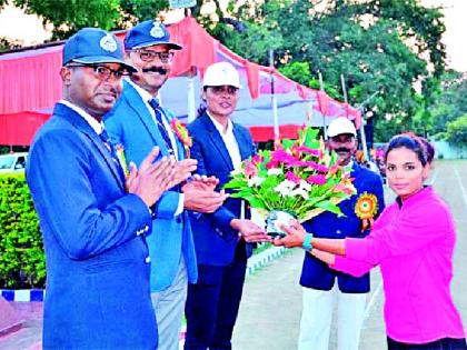 600 police sporting exhibition | ६०० पोलिसांचे क्रीडा प्रदर्शन