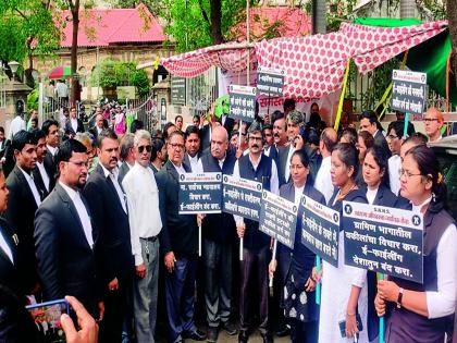 Lawyers' agitation to stop e-filing | ई-फायलिंग बंद करण्यासाठी वकिलांचे आंदोलन