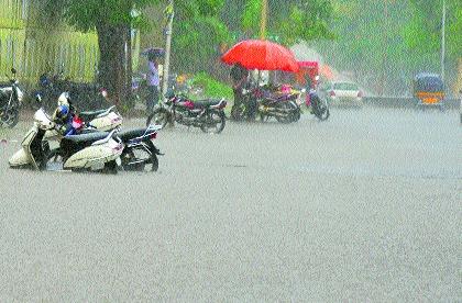 Heavy rain in Aurangabad city | औरंगाबाद शहरात जोरदार पाऊस