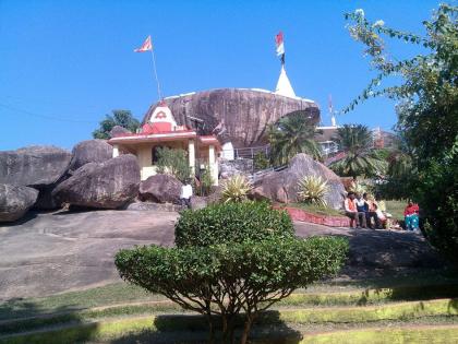 The boon of nature to the goddess Surya Deva Mandodudevi in ​​Gondia district | गोंदिया जिल्ह्यातील सूर्यादेव मांडोदेवी देवस्थानाला निसर्गाचे वरदान; जागृत देवस्थान