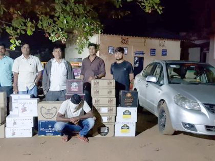 Sindhudurg: Action on illegal liquor traffic by pursuing thrilling | सिंधुदुर्ग : थरारक पाठलाग करत अवैध दारू वाहतूकीवर कारवाई