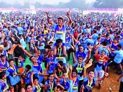 More than a thousand participated in the Kolhapur Marathon, including the Karviri race | करवीरी दौडले वीर... कोल्हापूर मॅरेथॉनमय, साडेसहा हजारांहून अधिकांचा सहभाग