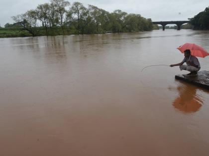 Rainfall in Gaganbavad, 21.89 mm in Kolhapur district Rain: nine bunds of water down | गगनबावड्यात पावसाचा जोर,  कोल्हापूर जिल्ह्यात २१.८९ मि.मी. पाऊस : नऊ बंधारे पाण्याखाली