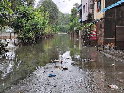 Panchganga river water reduced by a foot; Fourteen dams in Kolhapur district open, traffic slowly back to normal | पंचगंगा नदीचे पाणी फुटाने कमी; कोल्हापूर जिल्ह्यातील चौदा बंधारे खुले, वाहतूक हळूहळू पूर्वपदावर