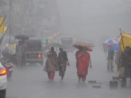 Heavy rain in Nagpur; Citizens released from humidity | नागपुरात पावसाची दमदार हजेरी; उकाड्यापासून नागरिकांची सुटका