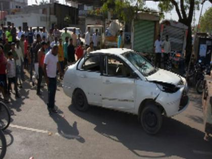 Bugs suspected of theft; Car breakdown | बकऱ्या चोरीचा संशय; कारची तोडफोड