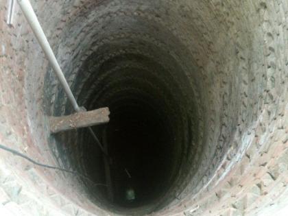 Water level of wells in Raver taluka decreases | रावेर तालुक्यात विहिरींच्या पाणी पातळीत घट