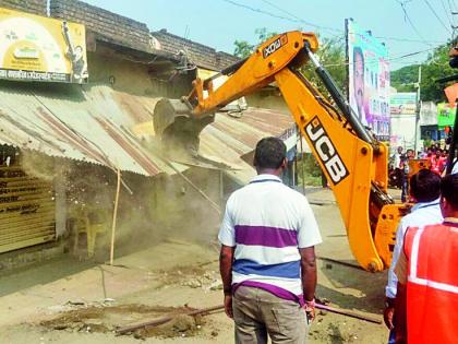 Take breaths in the streets of Warora city | वरोरा शहरातील रस्त्यांनी घेतला मोकळा श्वास