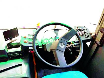 Steering is now in the hands of women | स्टेअरिंग आता महिलांच्या हाती