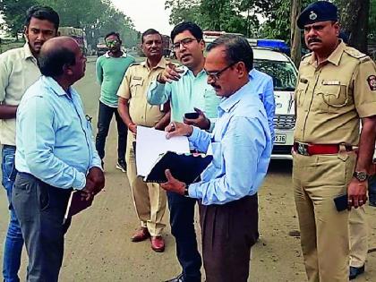 File a contract on a contractor who constructed the main highway | मूल महामार्ग बांधणाऱ्या कंत्राटदारावर गुन्हा दाखल करा
