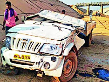 Vehicle collapse in Gosikhurd canal | गोसीखुर्द कालव्यात वाहन कोसळले Vehicle collapse in Gosikhurd canal | गोसीखुर्द कालव्यात वाहन कोसळले