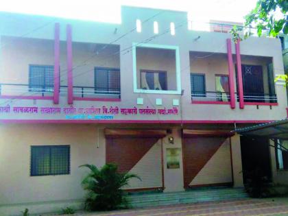 Akole refused to register a police complaint | अकोले पोलिसांचा गुन्हा दाखल करण्यास नकार Akole refused to register a police complaint | अकोले पोलिसांचा गुन्हा दाखल करण्यास नकार