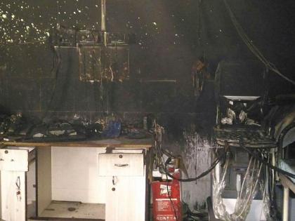 The fire took place at Aheri sub-district hospital in Gadchiroli district | गडचिरोली जिल्हयातील अहेरीच्या उपजिल्हा रुग्णालयाला लागली आग