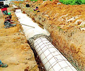 Breaks for development works, due to the drainage scheme | गटार योजनेमुळे विकास कामांना लागणार ब्रेक