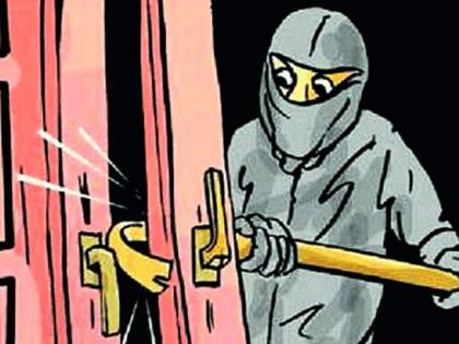 The robbers stole goods worth Rs 7 lakh | दरोडेखोरांनी केला सात लाखांचा माल लंपास