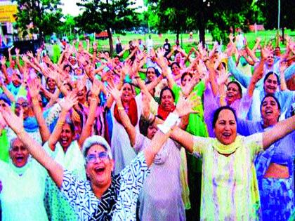 Health care: Over 100 hundreds of comic clubs are working in the Nashik region | आरोग्याची काळजी : सामाजिक उपक्रमांवरही दिला जातोय भर नाशकात शंभराहून अधिक हास्य क्लब कार्यरत