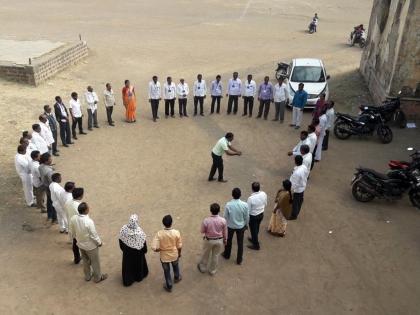 Start of Hingoli head-center workshops | हिंगोलीत केंद्रप्रमुखांच्या कार्यशाळेस प्रारंभ