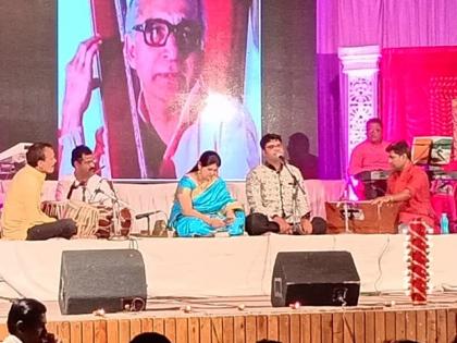 Diwali celebreted with musical concert | कर्णमधुर सुरांनी जालनेकरांचा दिवाळीचा श्रीगणेशा