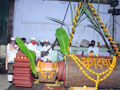 Worship of mud factory mill roller | कादवा कारखान्याच्या मिल रोलरचे पूजन