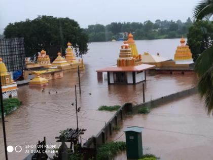 Due to the rain, there is a lack of water in the district | पावसामुळे जिल्ह्यात हाहाकार, कोयनेत ९९ टीएमसी पाणीसाठा