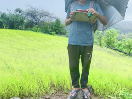 Wandering in the rain in the mountains for online connectivity | आॅनलाईन कनेक्टीव्हीटीकरिता भर पावसात डोंगरावर भटकंती Wandering in the rain in the mountains for online connectivity | आॅनलाईन कनेक्टीव्हीटीकरिता भर पावसात डोंगरावर भटकंती