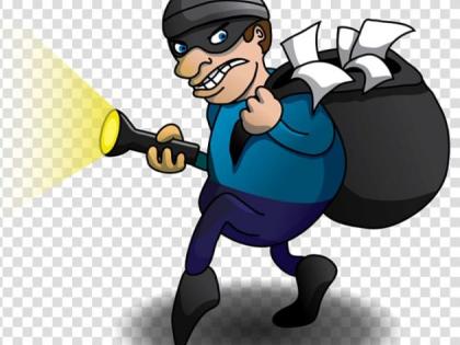 The thieves were also involved in the ban on silver and silver, instead of thousands | संचारबंदीतही चोरट्यांची होतेय चांदी, हजारोंचा ऐवज लंपास The thieves were also involved in the ban on silver and silver, instead of thousands | संचारबंदीतही चोरट्यांची होतेय चांदी, हजारोंचा ऐवज लंपास