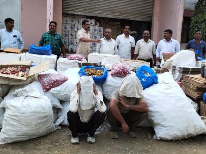 Demolition of counterfeit liquor factory | बनावट मद्य निर्मितीचा कारखाना उध्वस्त Demolition of counterfeit liquor factory | बनावट मद्य निर्मितीचा कारखाना उध्वस्त