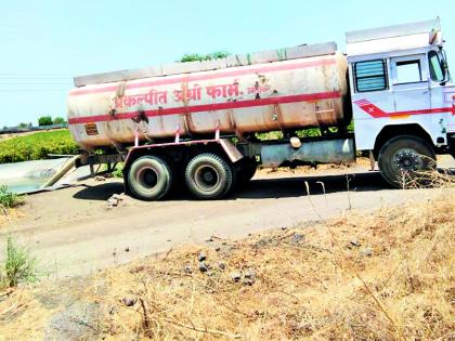 The basis of the tank as well as the earlier grapes and pomegranate gardens | जत पूर्वच्या द्राक्ष, डाळिंब बागांना टॅँकरचाच आधार