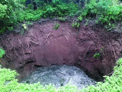  The well falls at VincurDalvi | विंचूरदळवी येथे विहीर ढासळली