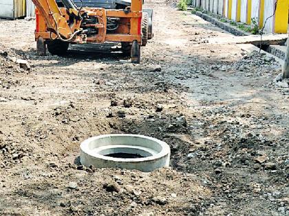 Fury about the underground drainage work | भूमिगत गटाराच्या कामाविषयी रोष