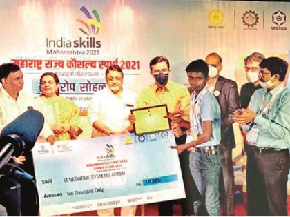 Admirable! Government ITI students shine in Mumbai; Earned five medals in the state level competition | कौतुकास्पद ! शासकीय आयटीआयचे विद्यार्थी मुंबईत चमकले; राज्यस्तरीय स्पर्धेत पाच पदकांची कमाई