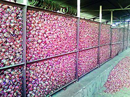 Beneficiaries are still waiting for the grant of onion chali | कांदा चाळीचे तोकडे अनुदान तरीही लाभार्थ्यांना प्रतीक्षाच Beneficiaries are still waiting for the grant of onion chali | कांदा चाळीचे तोकडे अनुदान तरीही लाभार्थ्यांना प्रतीक्षाच