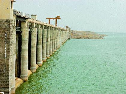 Jaikwadi 20% less water than last year | जायकवाडीत गतवर्षीपेक्षा २० टक्क्यांनी कमी पाणी