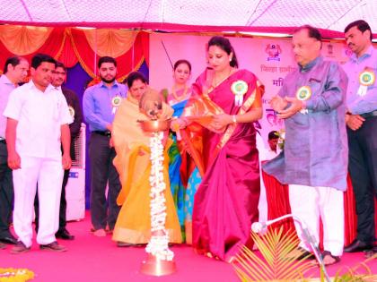 Kolhapur Zilla Parishad's Tararani Festival started |  कोल्हापूर जिल्हा परिषदेच्या ताराराणी महोत्सवास प्रारंभ