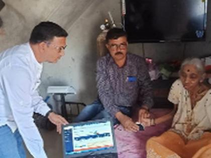 Debt-free going to the patient's home | रुग्णाच्या घरी जाऊन केले कर्जमुक्त Debt-free going to the patient's home | रुग्णाच्या घरी जाऊन केले कर्जमुक्त