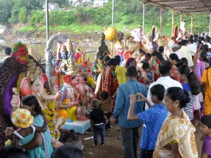 112 Ganesh idol of Panchganga River Ghatan | पंचगंगा नदी घाटावर ११२ गणेश मुर्तीदान