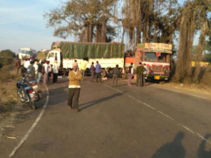 Accident on Kolhapur-Ratnagiri highway, one seriously injured | कोल्हापूर -रत्नागिरी महामार्गावर अपघात, एकजण गंभीर जखमी, वाहनांच्या लांबच लांब रांगा