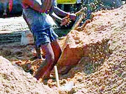 रात्रीतून बेसुमार रेती तस्करी