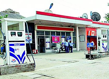 Petrol Pumping Shelters open | पेट्रोलपंपावरची स्वच्छतागृहे खुली