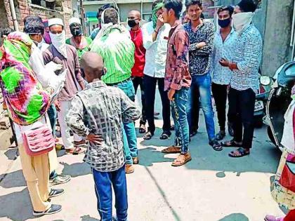 Join the health squad in the 'buffer zone' | ‘बफर झोन’मध्ये आरोग्य पथकाशी हुज्जत Join the health squad in the 'buffer zone' | ‘बफर झोन’मध्ये आरोग्य पथकाशी हुज्जत
