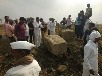 One tonne of cement block weighs death of young man | एक टन वजनाचे सिमेंट ब्लॉक अंगावर पडल्याने तरुणाचा मृत्यू