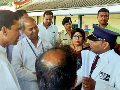 Railway Board inspection by board member | बोर्ड सदस्यांतर्फे रेल्वेस्थानकाचे निरीक्षण Railway Board inspection by board member | बोर्ड सदस्यांतर्फे रेल्वेस्थानकाचे निरीक्षण