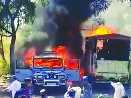 Two vehicles caught fire due to short circuit | शॉर्ट सर्कीटमुळे दोन वाहनांना आग