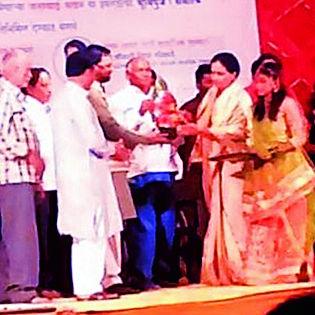 Baba Amte Jeevan Award for Sudhakar Kadu | सुधाकर कडू यांना बाबा आमटे जीवन पुरस्कार