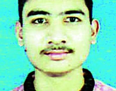 Varanasi's Aditya Milmile topper | वरोऱ्याचा आदित्य मिलमिले अव्वल