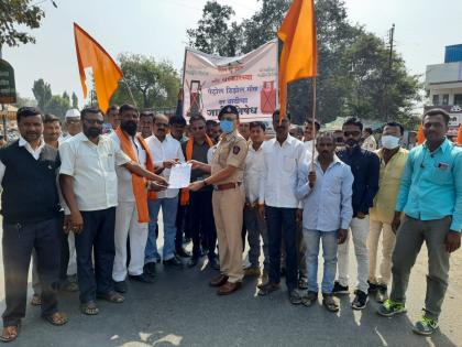 Shiv Sena's agitation against petrol and diesel price hike | पेट्रोल व डिझेलच्या दरवाढीविरोधात शिवसेनेचे आंदोलन