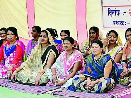 The fast to the chaos of women of Aamgaon Khurd continued | आमगाव खुर्दच्या महिलांचे साखळी उपोषण सुरूच