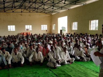  Application for land tenure of 400 tribals | ४०० आदिवासींनी जमीन वारशासाठी केले अर्ज