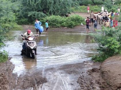 Wadali-Kakarda road closed during monsoon | वडाळी-काकरदा रस्ता पावसाळ्यात बंद Wadali-Kakarda road closed during monsoon | वडाळी-काकरदा रस्ता पावसाळ्यात बंद