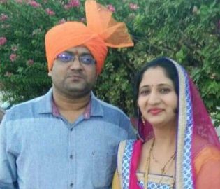 Anurad's husband killed in a car-dumper crash | कार-डंपर अपघातात अनरदचे दाम्पत्य ठार Anurad's husband killed in a car-dumper crash | कार-डंपर अपघातात अनरदचे दाम्पत्य ठार